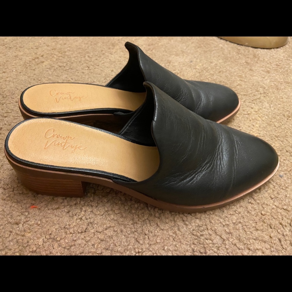 Crown Vintage mule